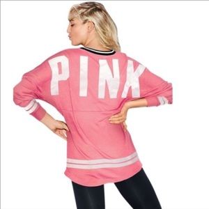VS Pink• Varsity crew pullover neon pink